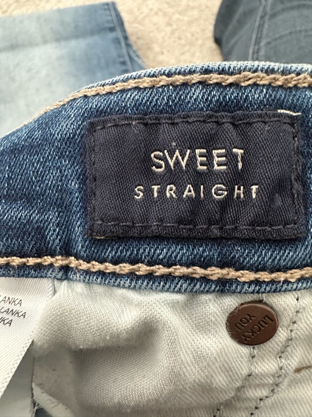 Lucky Brand Women's Straight Cropped Jeans in Medium Blue Wash Size 6 - Picture 6 of 9